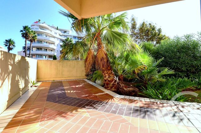 Appartement T3 à vendre - 3 pièces - 50.0 m2 - FREJUS - 83 - PROVENCE-ALPES-COTE-D-AZUR - Century 21 Sud Habitat