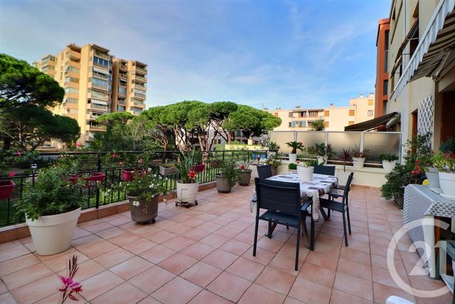 Appartement T3 à vendre - 3 pièces - 78.67 m2 - ST RAPHAEL - 83 - PROVENCE-ALPES-COTE-D-AZUR - Century 21 Sud Habitat