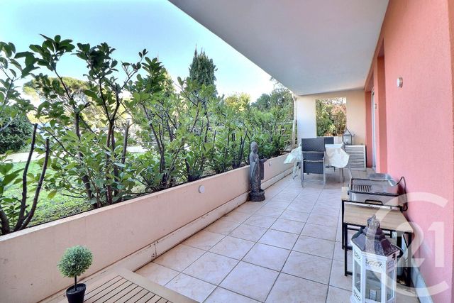 Appartement T2 à vendre - 2 pièces - 41.0 m2 - FREJUS - 83 - PROVENCE-ALPES-COTE-D-AZUR - Century 21 Sud Habitat