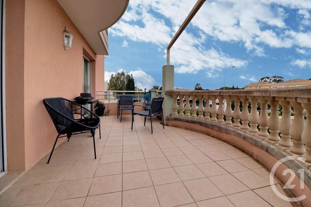 Appartement T3 à vendre - 3 pièces - 62.0 m2 - FREJUS - 83 - PROVENCE-ALPES-COTE-D-AZUR - Century 21 Sud Habitat